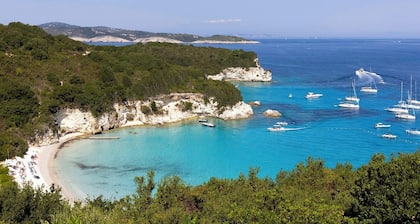 Oneiro - Three Bedroom Villa, Sleeps 6