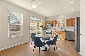 Private kitchen - Downtown Townhome-2 Bedroom-walk to everything! (Carmel)