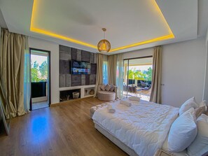 4 bedrooms, iron/ironing board, WiFi, bed sheets - Villa Luxe Golf - Swimming pool & Cinema (Marrakech)