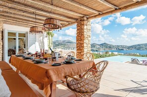 Outdoor dining - Laeticia - Seven Bedroom Villa, Sleeps 14 (Finikas)