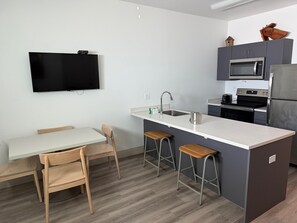 Private kitchen - Driftwood Inn  (Mexico Beach)