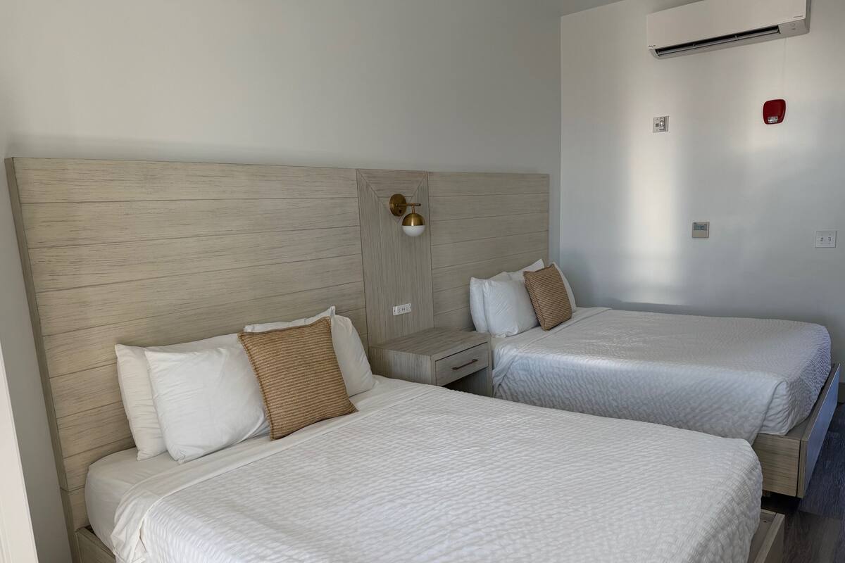 Standard Double Room, Balcony, Ocean View | Iron/ironing board, free WiFi