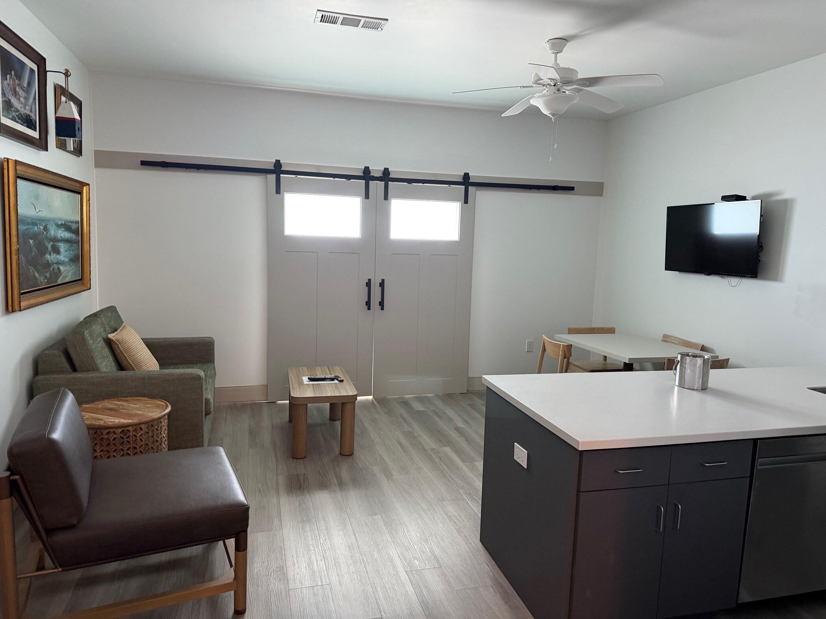 ห้องฮันนีมูนสวีท, ระเบียง, วิวทะเล | บริเวณนั่งเล่น