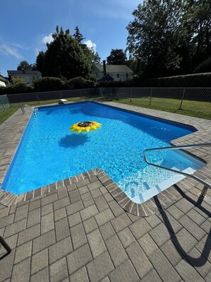 Outdoor pool - Charming Southold Retreat with In Ground Pool – Walk to Founder’s Beach (Southold)