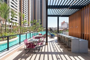 Outdoor dining - Apartment with pool in Brás (São Paulo)
