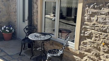 Cottage | Outdoor dining