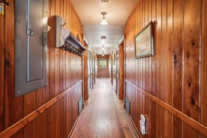 Interior - Cozy 4-bedroom cottage in Kill Devil Hills 500 feet from the beach! (Kill Devil Hills)