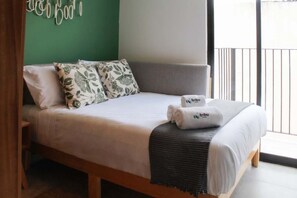 Desk, iron/ironing board, WiFi, bed sheets - Placentero estudio relax y práctico con balcón (Guadalajara)