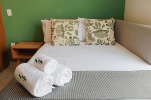 Desk, iron/ironing board, WiFi, bed sheets - Departamento funcional en zona vibrante (Guadalajara)