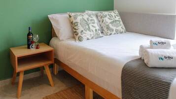 Bureau, fer et planche Ă repasser, Wi-Fi, draps fournis