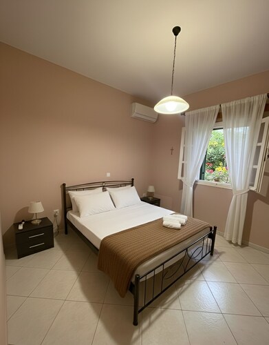 The Kefalonian Divarata House