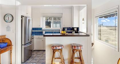 Oceanfront Atelier by Avantstay Beachfront Balboa Peninsula Escape