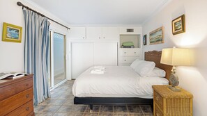 House (4 Bedrooms) | Interior - Oceanfront Atelier by Avantstay Beachfront Balboa Peninsula Escape (Newport Beach)