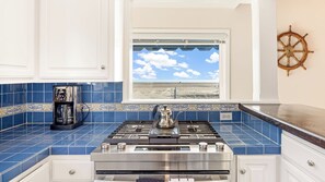 House (4 Bedrooms) | Interior - Oceanfront Atelier by Avantstay Beachfront Balboa Peninsula Escape (Newport Beach)