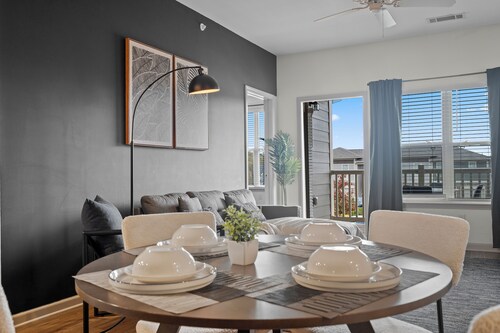 Upscale King 4BR Suite Uptown Charlotte