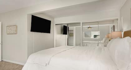 Seabright Sky by Avantstay Top-floor West Newport Retreat Balcony Near Beach + Cafes