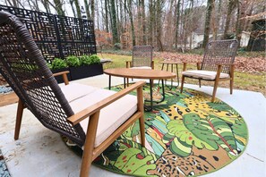 Property grounds - Color Pop Cottage Stylish 2BR with 2 Parking Spots (Cary)