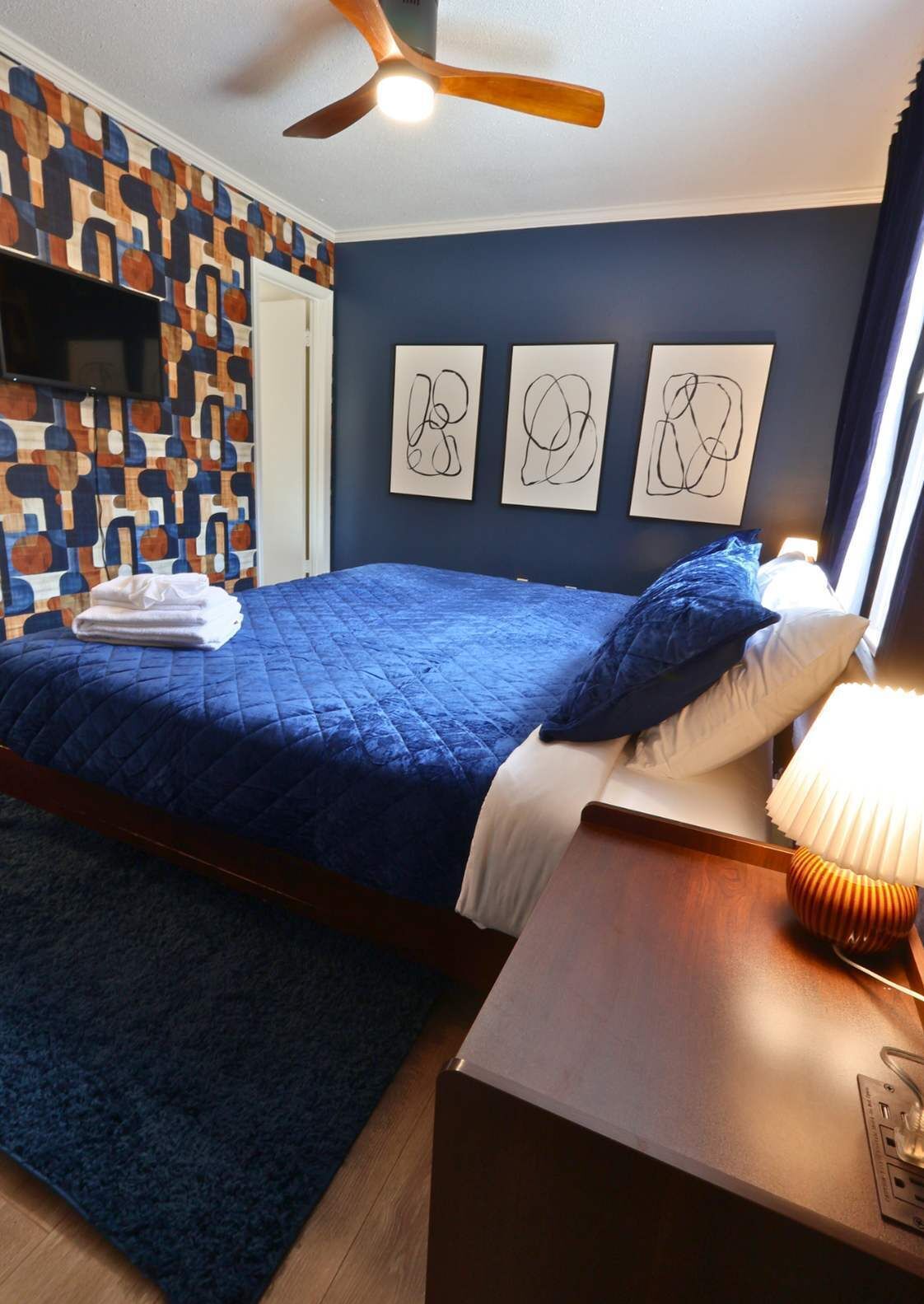 Iron/ironing board, travel crib, WiFi, bed sheets