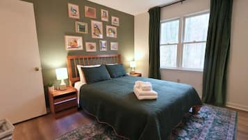 Iron/ironing board, travel crib, WiFi, bed sheets