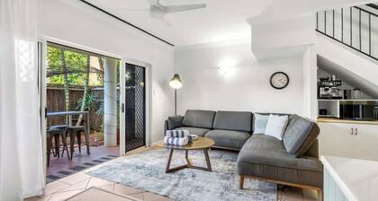 The Palms Poolside Escape near the Esplanade CBD
