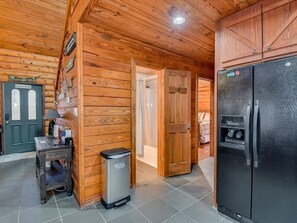 Interior - Cozy Lakefront Cabin on Buckhead Drive! (Tignall)