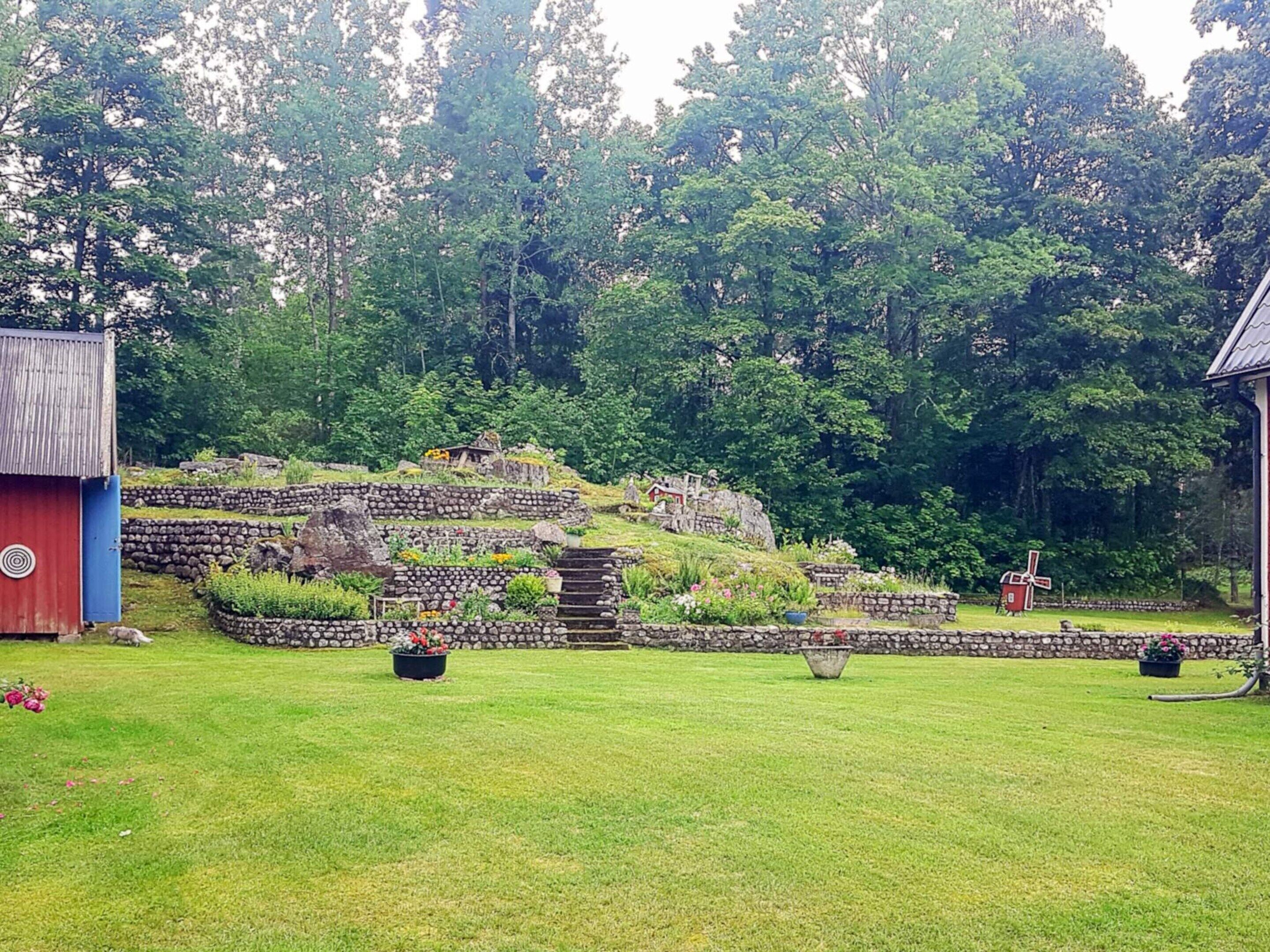 المنشأة من الخارج