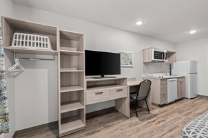 Suite, 1 cama de matrimonio, no fumadores | Escritorio y espacio para trabajar con un portátil