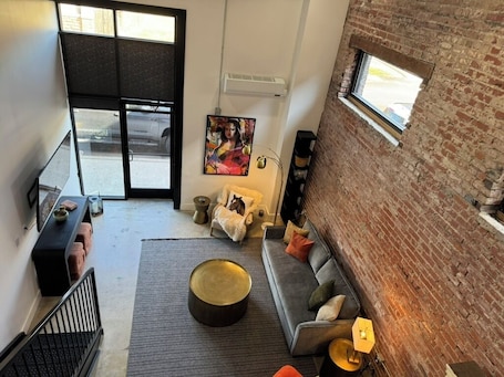 TV. Boho on the Boulevard. A charming rental in historic downtown Skiatook, Oklahoma