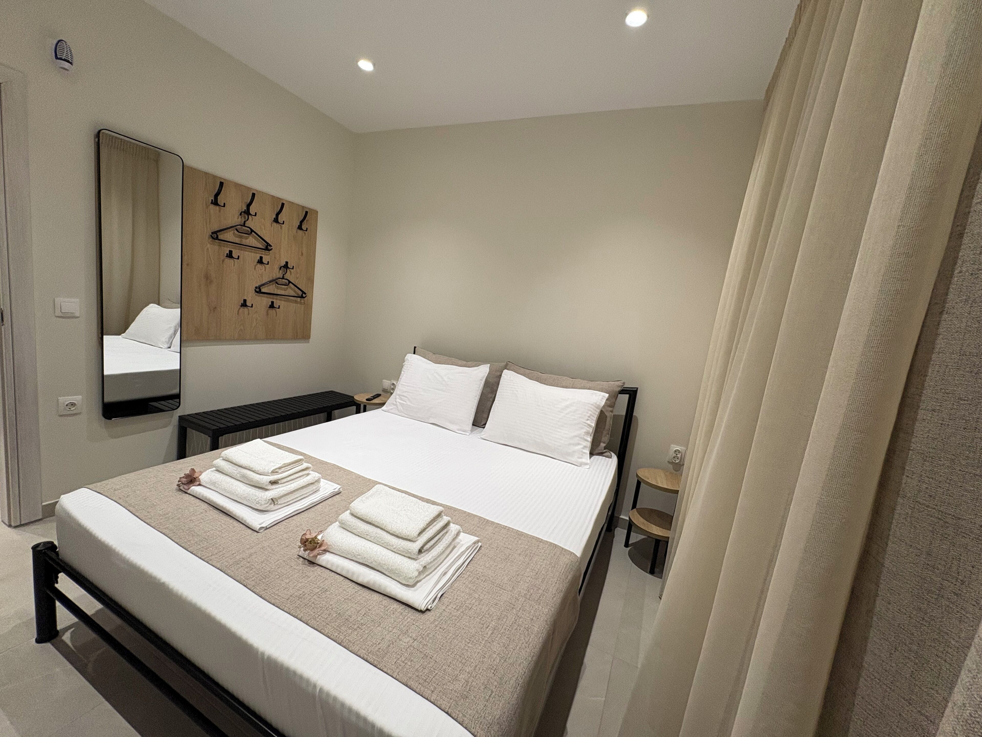 2 quartos, ferros/tábuas de passar roupa, Wi-Fi, roupa de cama