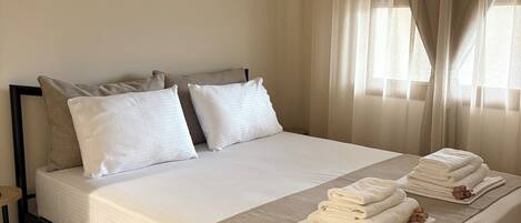 2 bedrooms, iron/ironing board, WiFi, bed sheets