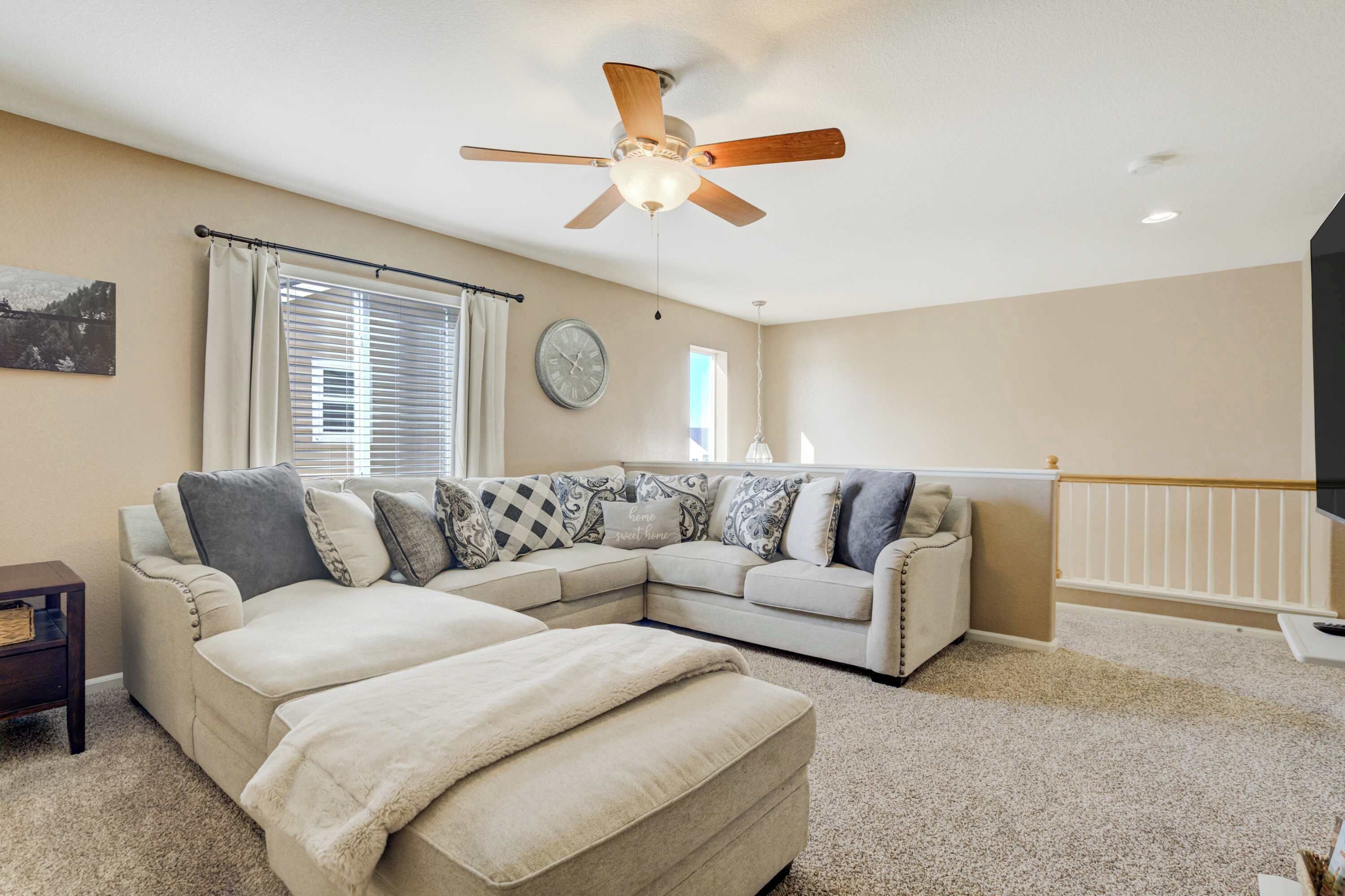 Televisión y chimenea 