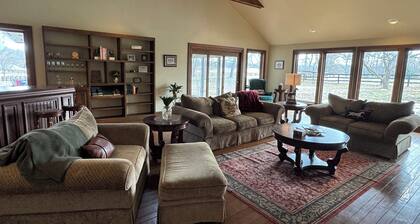 Large private home in gated horse farm in the heart of horse country!