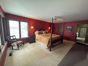 5 bedrooms, iron/ironing board, free WiFi, bed sheets