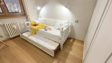 2 camere, ferro/asse da stiro, Wi-Fi gratuito, lenzuola