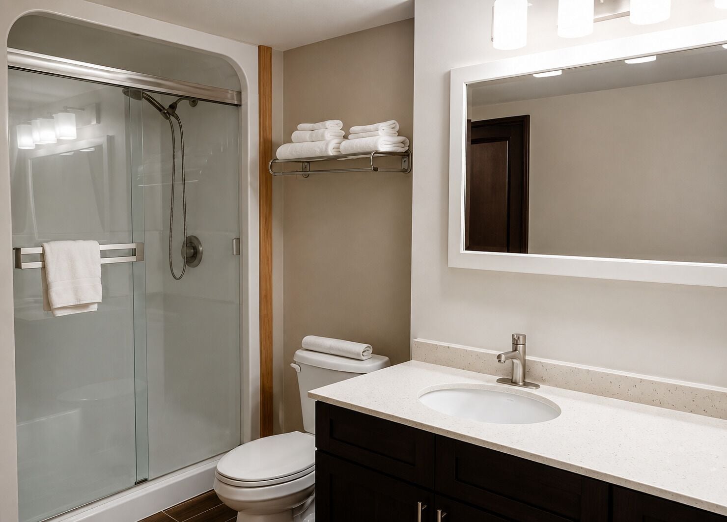 Superior Suite, 1 King Bed with Sofa bed, Housekeeping, City View | Bathroom