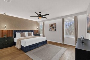 4 slaapkamers, een strijkplank/strijkijzer, wifi, beddengoed