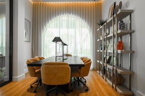 Suite Valencia 2br the Title Legendary bangtao - Latest Reviews, Deals ...