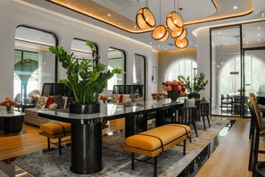Lobby - Suite Valencia 2BR The Title Legendary BangTao (Choeng Thale)