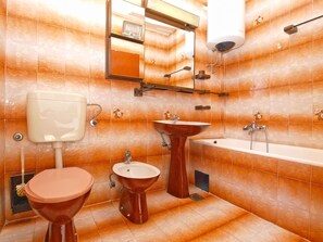 Bathroom - Apartment 1023 by Interhome (Fažana)