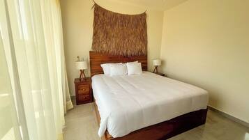 Iron/ironing board, bed sheets