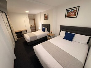 Comfort Twin Room | Desk, laptop workspace, free WiFi - HOTEL ALTARA SELECT  (Arequipa)