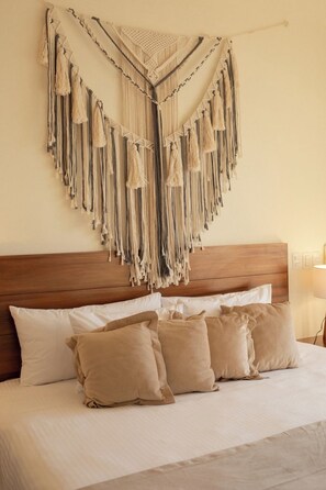 Free WiFi, bed sheets - Mr. W | Modern and Stylish 1BR in Torre Marsai (Punta Negra)