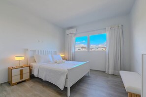 1 bedroom, WiFi - Escape to Tracadero: Apartment with terrace and pool (Dominicus)