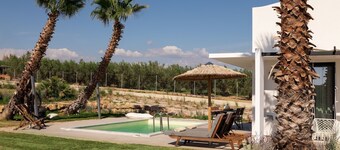 Exotic Villa, Private Pool with Lagoon Views – Romantic Escape in Halkidiki