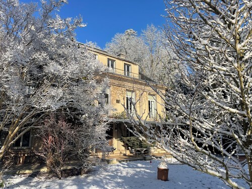 Logis and Master Suite at Villa Spa Art Déco Perret Giverny for 12 people.