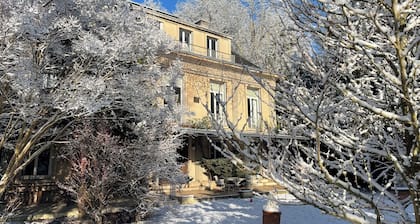 Logis and Master Suite at Villa Spa Art Déco Perret Giverny for 12 people.