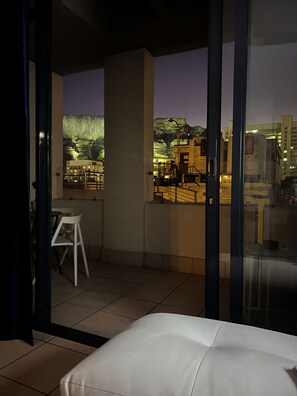 Interior - Peaceful 1-bedroom apartment in charming Cape Town- The View on Long (Cape Town)