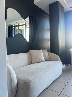 Smart TV - Peaceful 1-bedroom apartment in charming Cape Town- The View on Long (Cape Town)