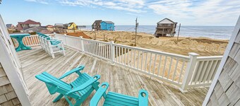 Sprawling 3 Story BeachFront Home Pool, Game Room,Hot Tub,Sleeps 16. 3200+ sq ft