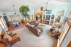 Smart TV, fireplace, books - Sprawling 3 Story BeachFront Home Pool, Game Room,Hot Tub,Sleeps 16. 3200+ sq ft (Rodanthe)